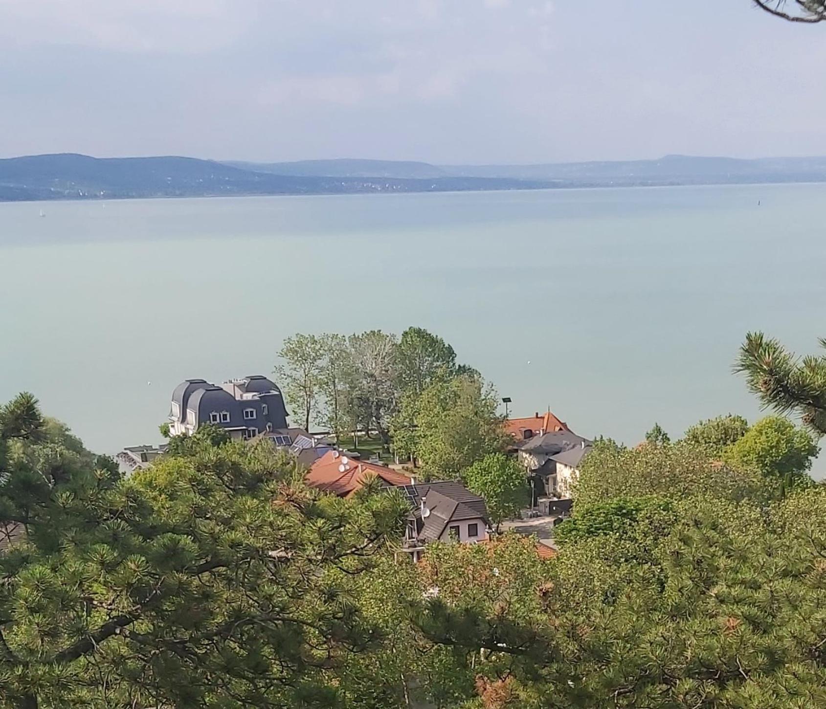 Apartmanhaz Horvath Balatonboglar Exterior photo