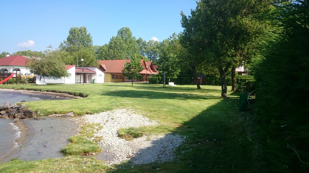 Apartmanhaz Horvath Balatonboglar Exterior photo